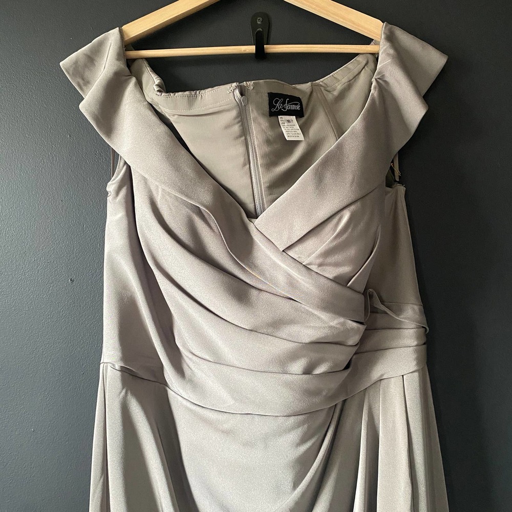 La Femme Surplice Off the Shoulder Column Gown NEW Sz 16 - Picture 5 of 15
